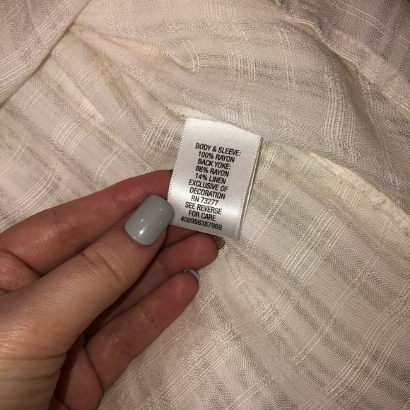 SOLd :Vera Wang Blouse (Juniors) - Picture 4 of 4